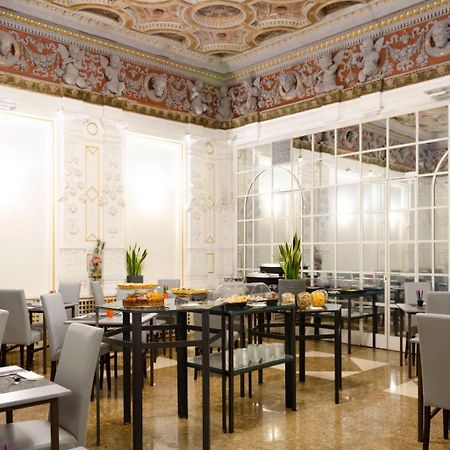 Hotel Traiano Rome Bagian luar foto