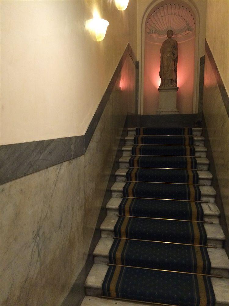 Hotel Traiano Rome Bagian luar foto