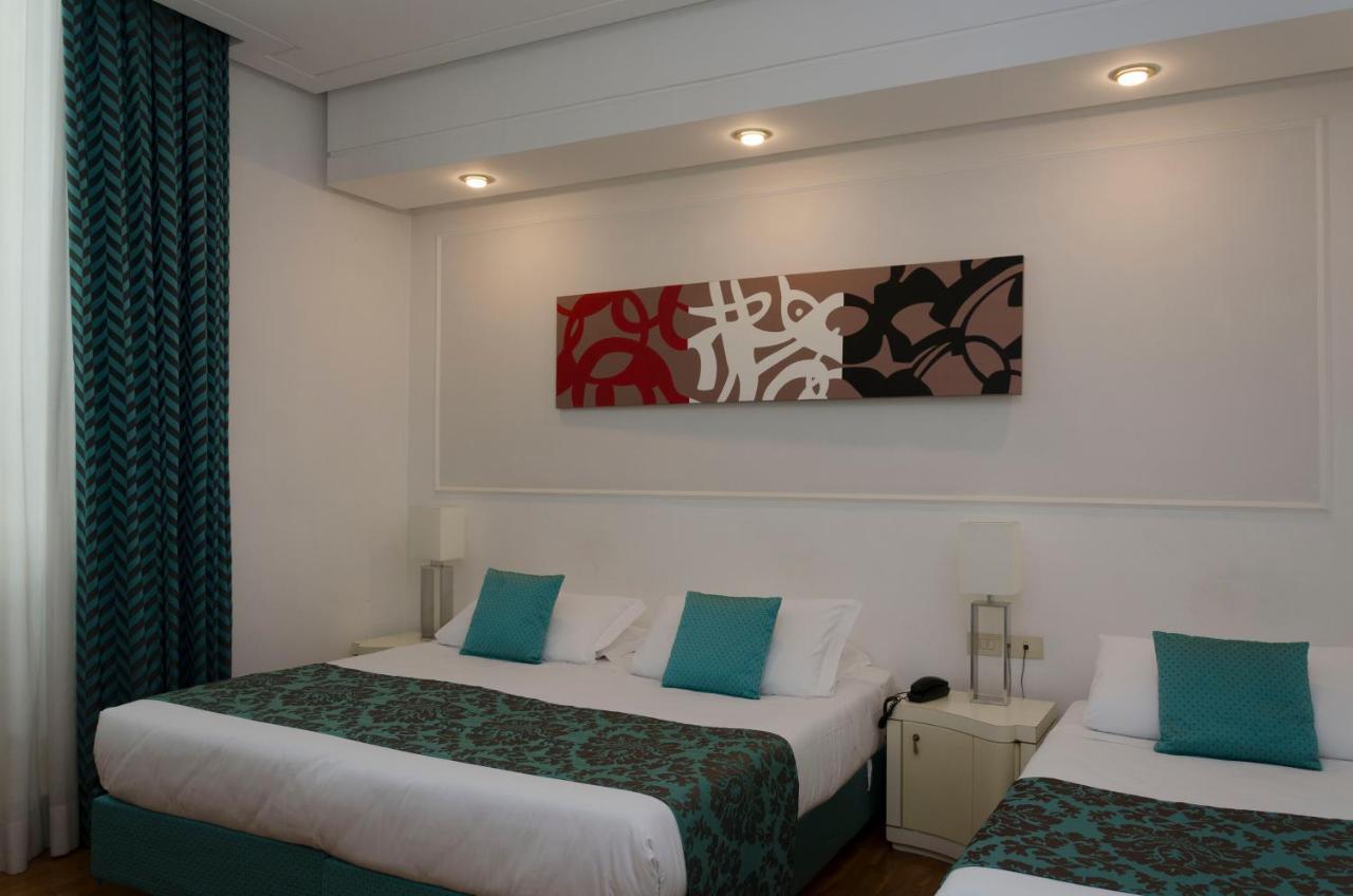 Hotel Traiano Rome Bagian luar foto