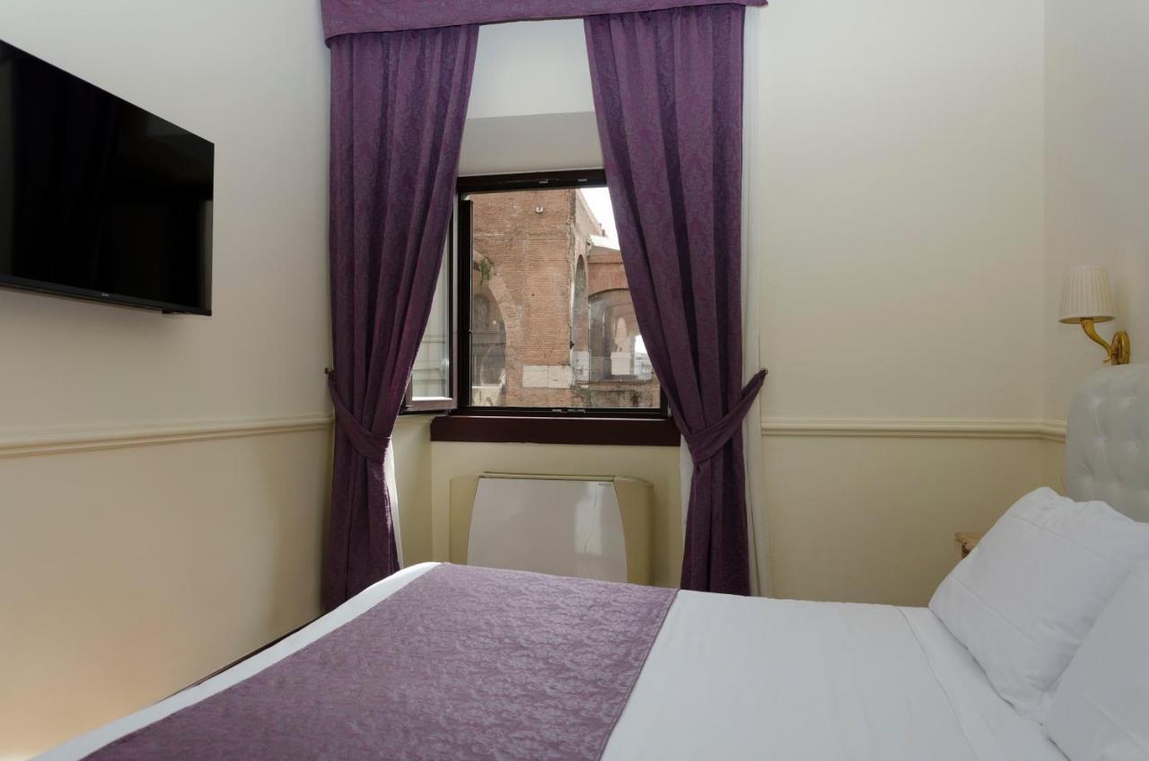 Hotel Traiano Rome Bagian luar foto