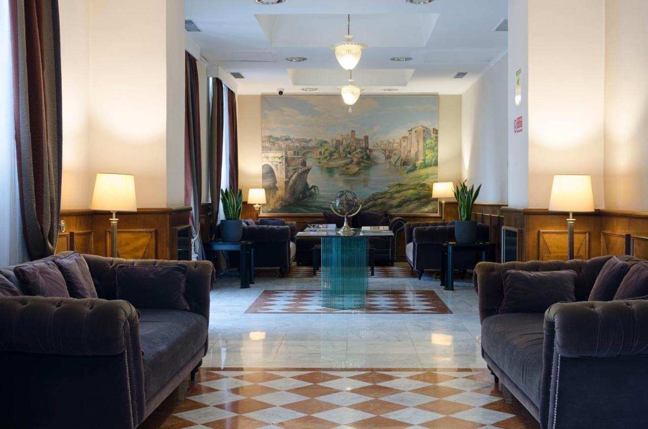 Hotel Traiano Rome Bagian luar foto