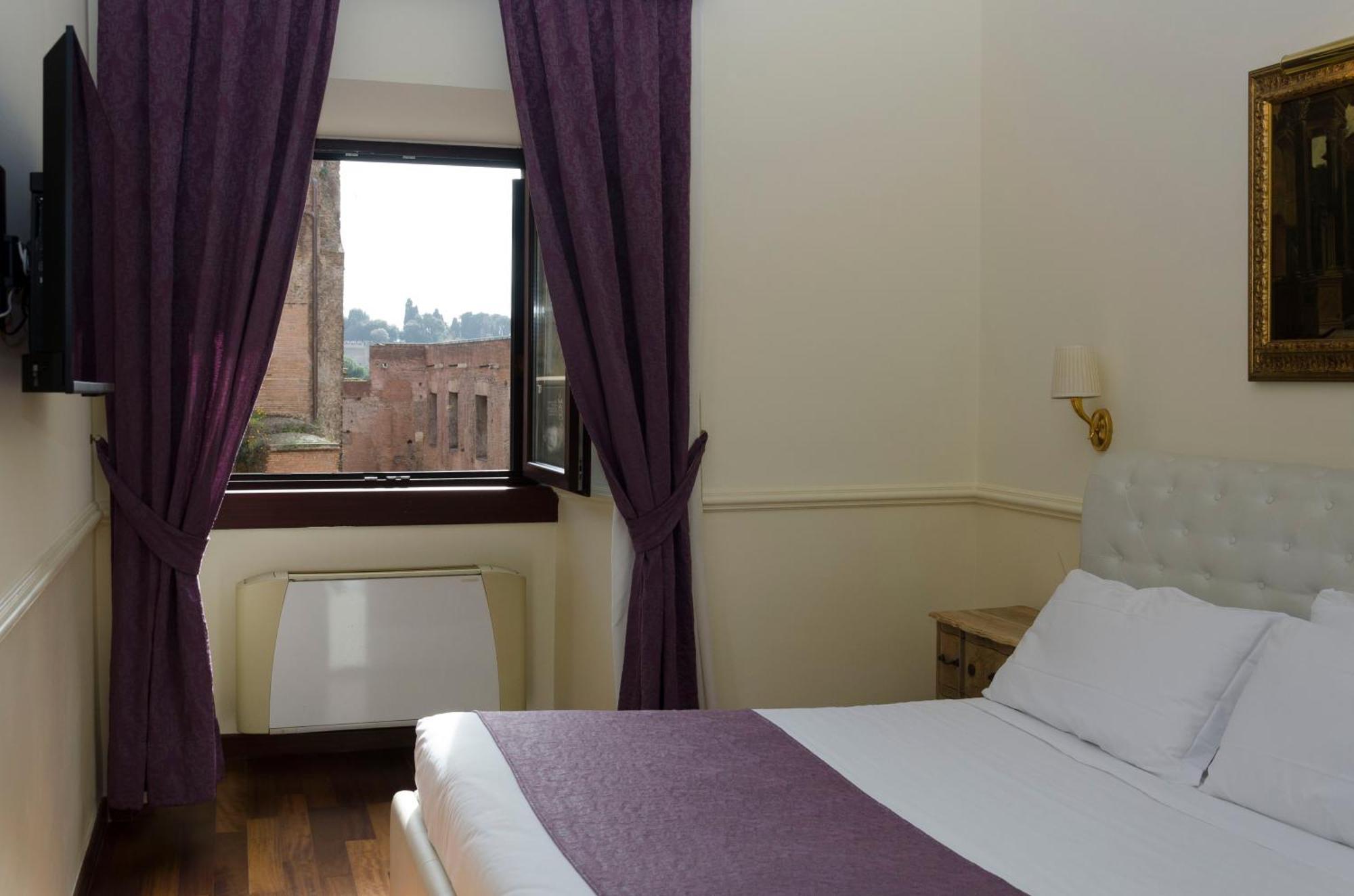 Hotel Traiano Rome Bagian luar foto