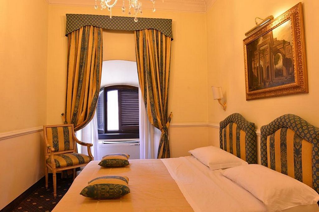 Hotel Traiano Rome Bagian luar foto