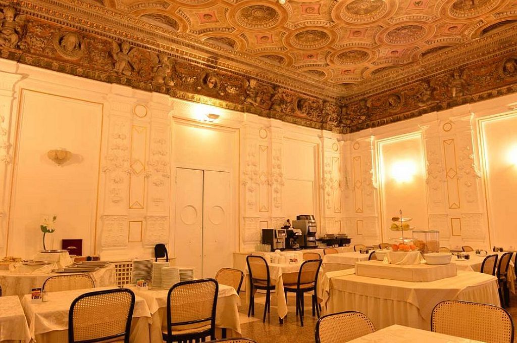 Hotel Traiano Rome Bagian luar foto