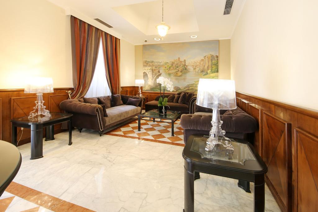 Hotel Traiano Rome Bagian luar foto