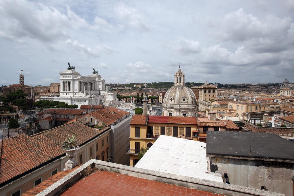 Hotel Traiano Rome Bagian luar foto
