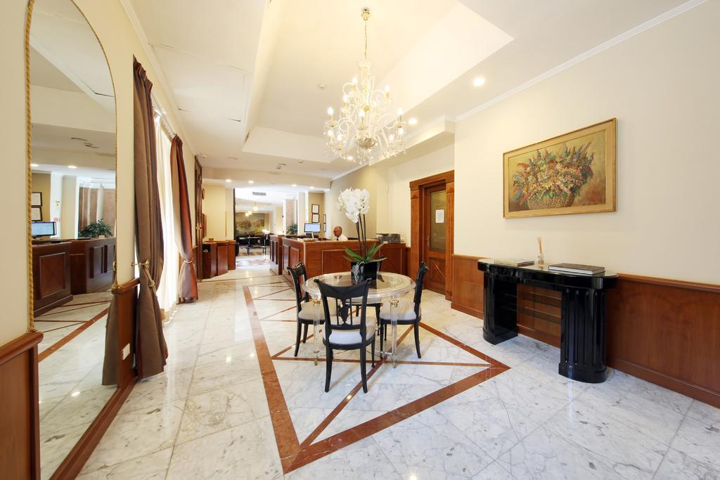 Hotel Traiano Rome Bagian luar foto